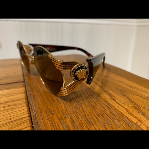 Vintage Versace Sunglasses - Picture 3 of 6